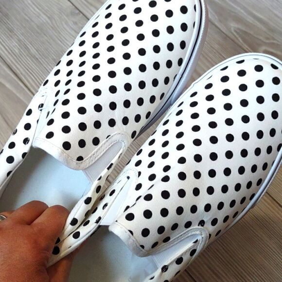 (85-2654)  🔥3/$20🔥  Women's Polkadot Slip on Canvas Sneakers  Sz 11 - Picture 7 of 12